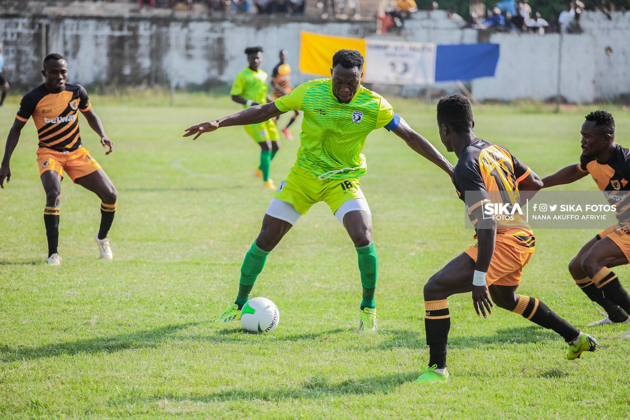 Bechem United beat AshantiGold to go top of League table