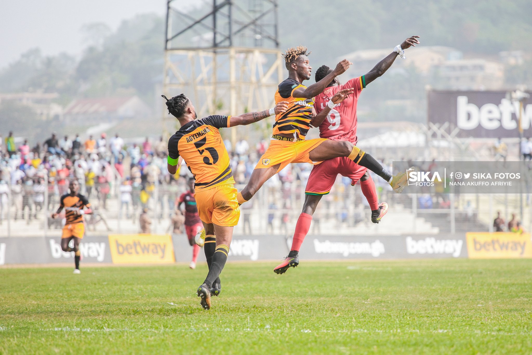 AshantiGold share spoils with Asante Kotoko in scoreless stalemate