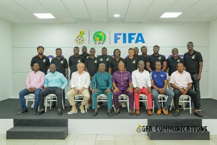 GFA presents certificates to graduates of Football Analysis course