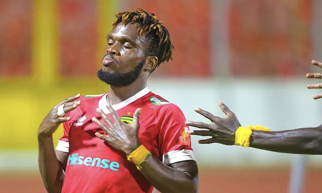 Asante Kotoko put four past Accra Lions to move within four points of Aduana FC