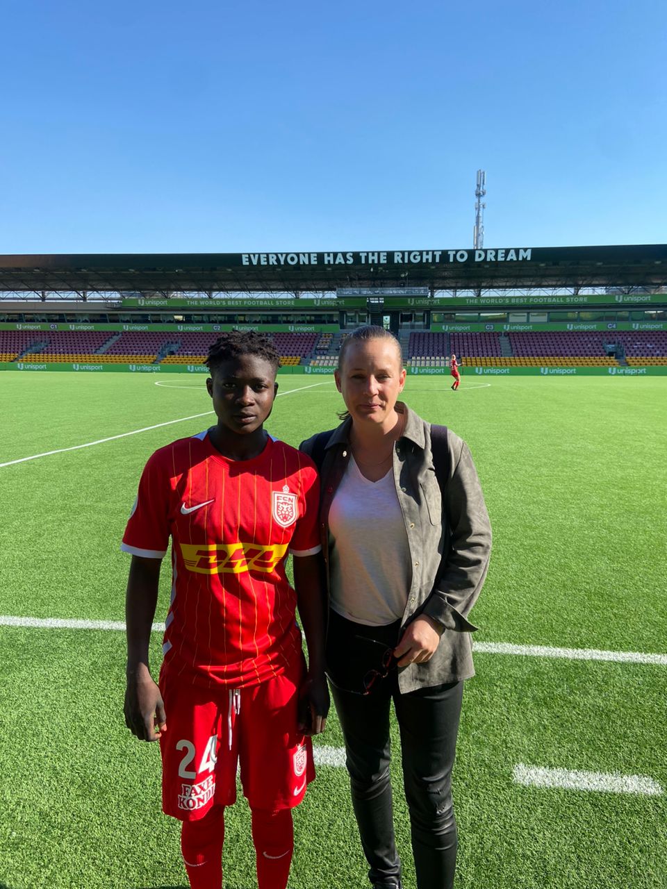 Nora Häuptle monitors Princess Dankwa Marfo in Danish Women’s League