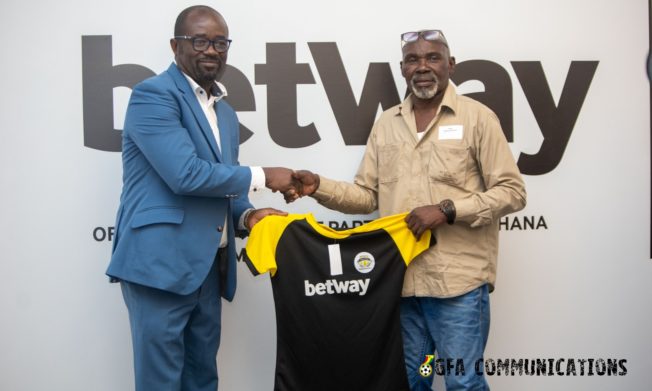 President Simeon-Okraku presents betway equipment to Women’s Premier League clubs