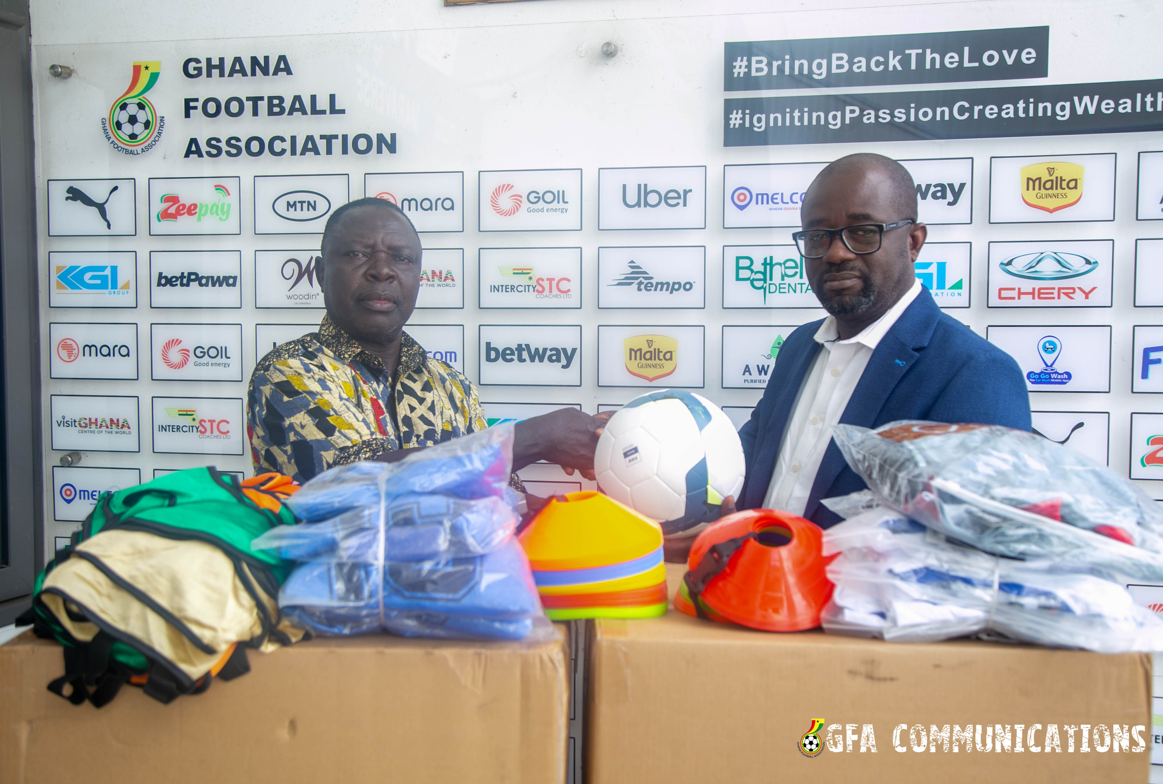 RFAs receive jerseys & equipment for KGL U-17 Inter- Regional Colts Championship