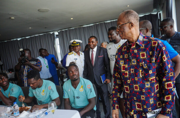 Ambassador to Cote D'Ivoire H.E Frederick Daniel Laryea visits Black Stars in Abidjan - Vimarsana News