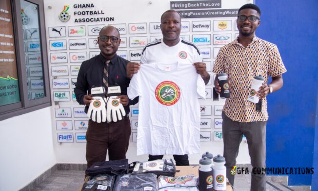 Ex-national goalkeepers Union present goalkeeper of the month awards to GFA ahead of 2024/25 season