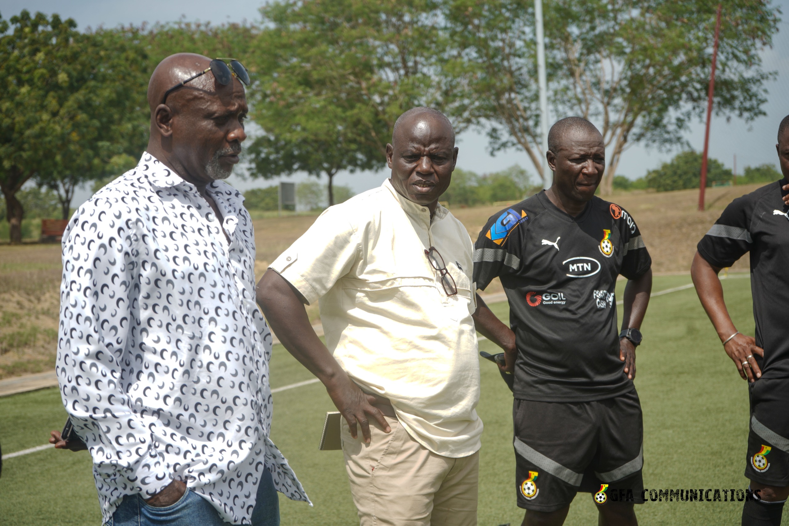 Black Galaxies Management Committee boost team with visit to team's training camp at GSCE