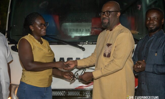 GFA presents buses to Ampem Darkoa Ladies and Hasaacas Ladies as part of bus acquisition strategy