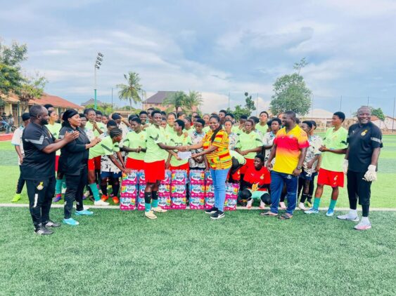 https://www.ghanafa.org/black-queens-management-committee-donates-water-and-cash-to-black-maidens-in-sunyani