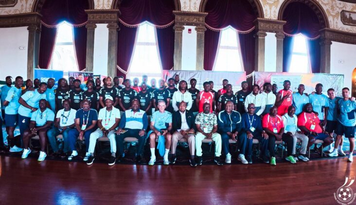https://www.ghanafa.org/no-team-can-intimidate-you-ghana-ministers-ambassador-visit-black-stars-camp-ahead-of-croatia-decider